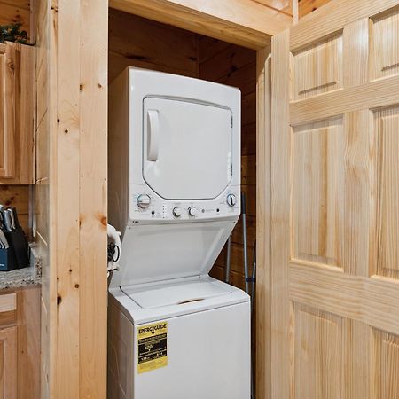 The 3 Bears Is A Newly Built 3 Bedroom Cabin Only 3 Minutes From The Parkway! ピジョンフォージ エクステリア 写真