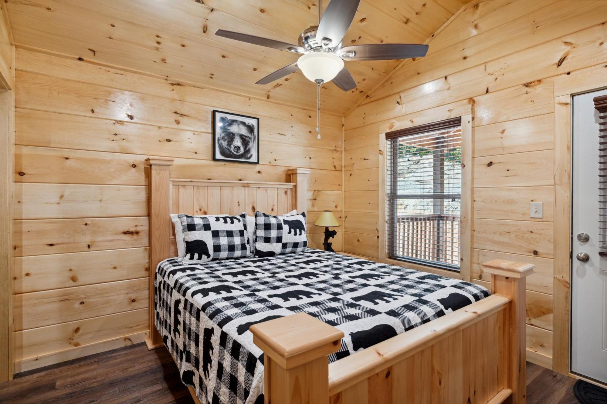 The 3 Bears Is A Newly Built 3 Bedroom Cabin Only 3 Minutes From The Parkway! ピジョンフォージ エクステリア 写真